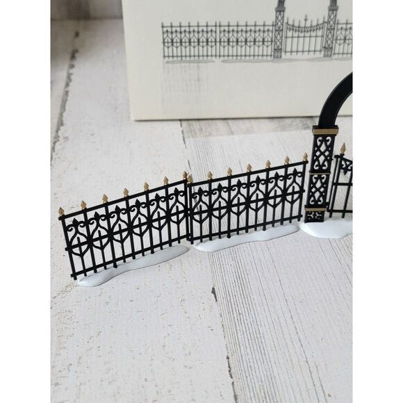 Dept 56 52523 heritage village Victorian Wrought Iron Fence & Gate accessory - Picture 2 of 8
